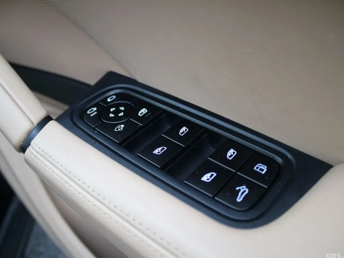 Porsche Cayenne SUV, Petrol Plug-in Hybrid, 2026, Black