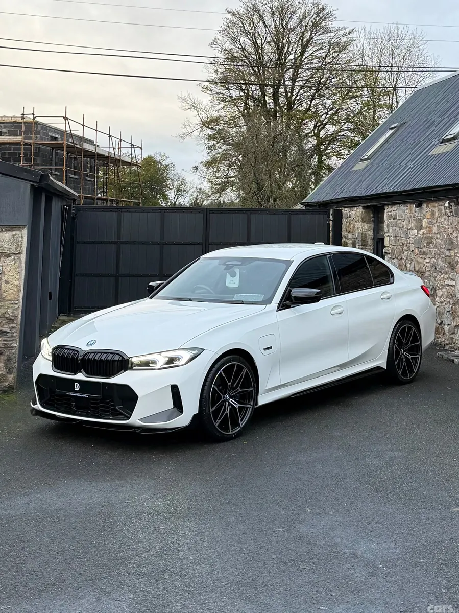 BMW 3-Series Saloon, Petrol Plug-in Hybrid, 2023, White