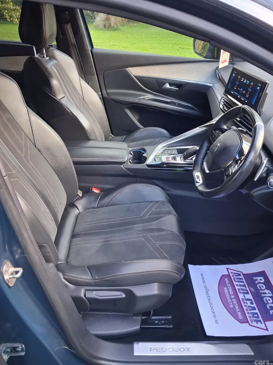 Peugeot 5008 MPV, Diesel, 2021, Blue