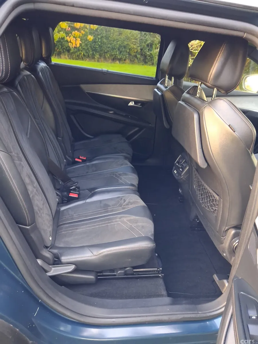 Peugeot 5008 MPV, Diesel, 2021, Blue