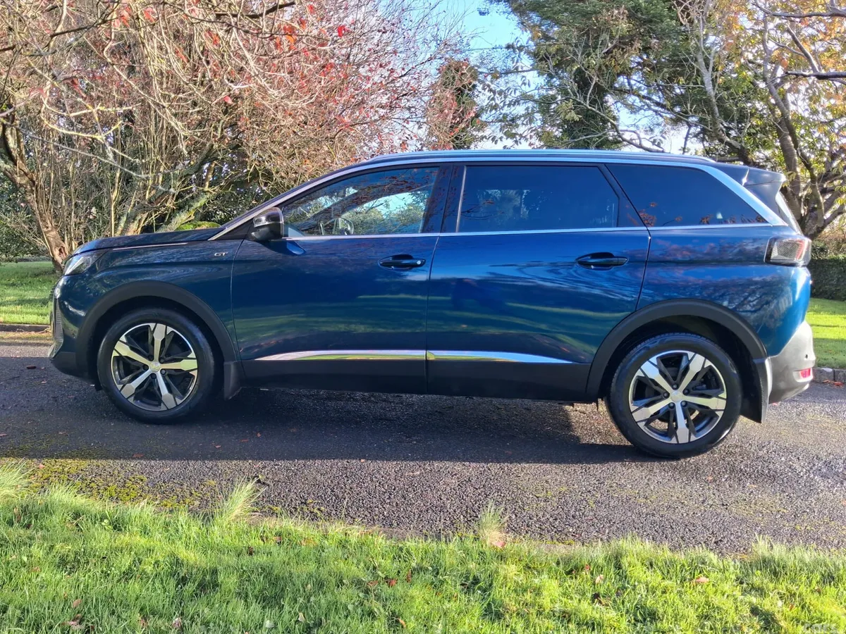 Peugeot 5008 MPV, Diesel, 2021, Blue
