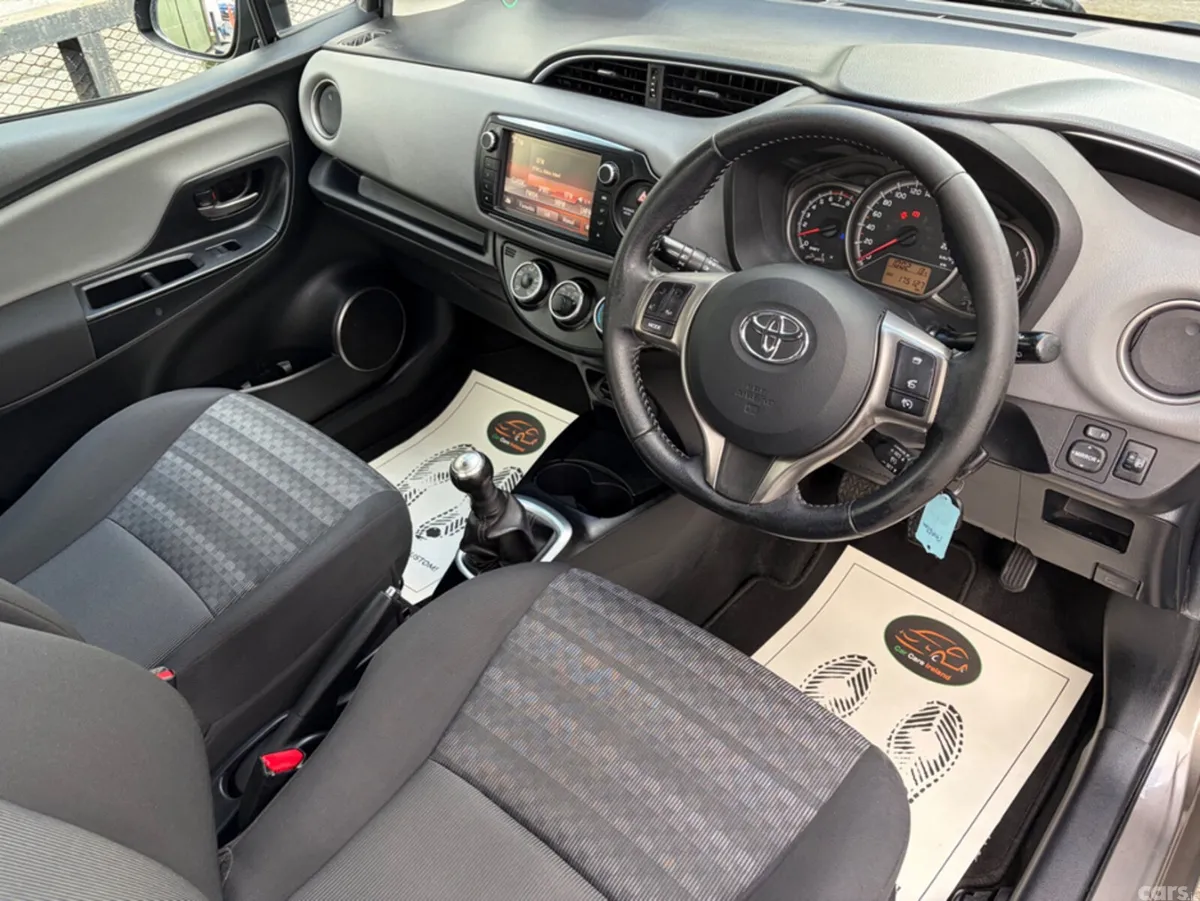 Toyota Yaris Hatchback, Petrol, 2016, Grey