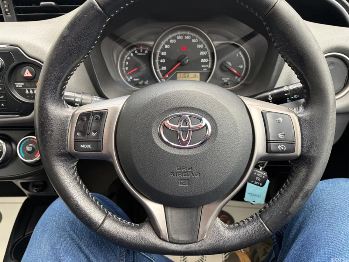 Toyota Yaris Hatchback, Petrol, 2016, Grey