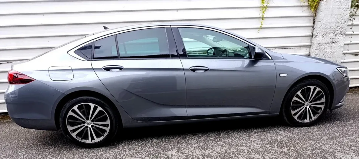 Opel Insignia Hatchback, Diesel, 2019, Grey