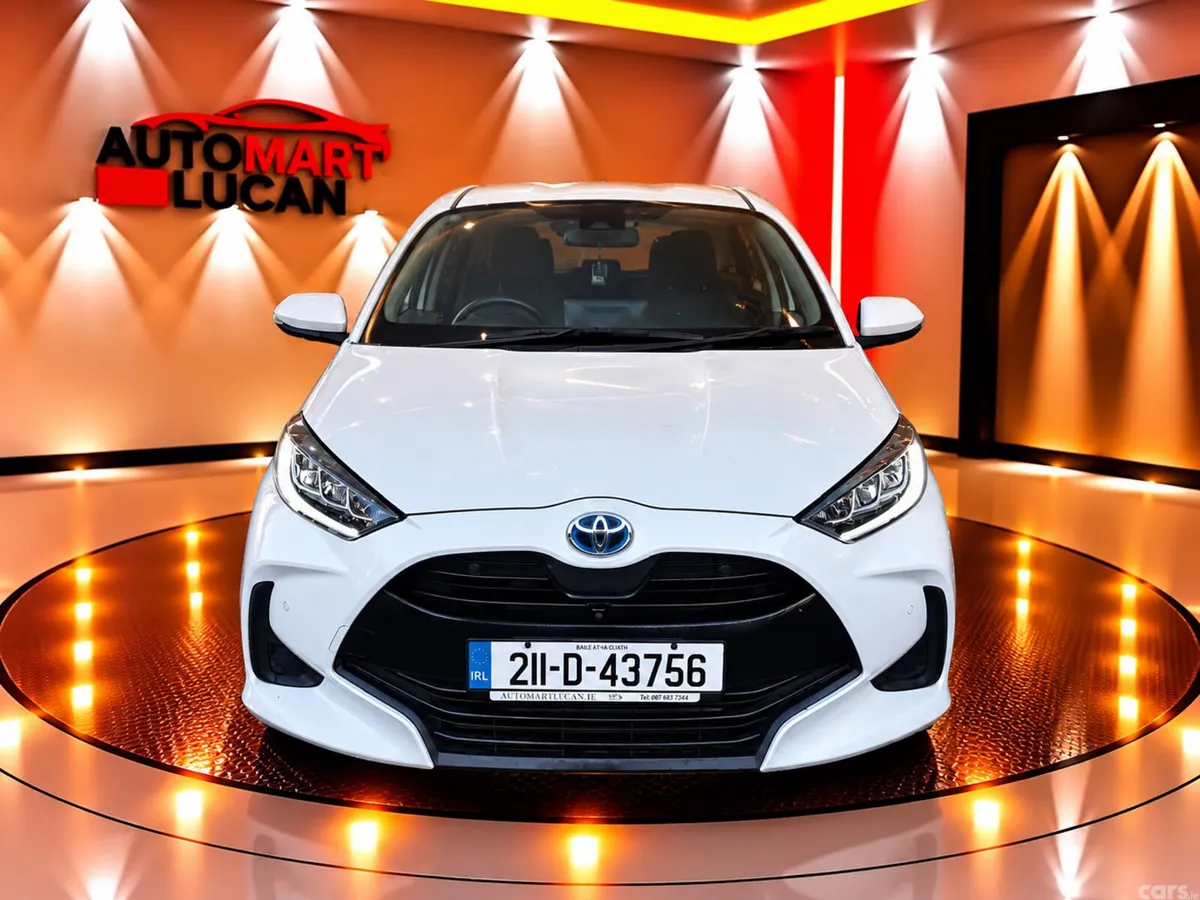 Toyota Yaris Hatchback, Petrol Hybrid, 2021, White