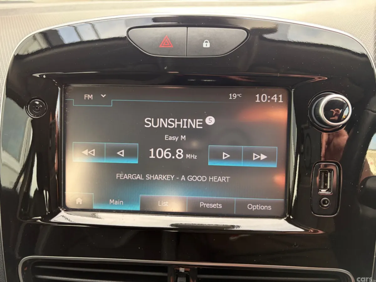 Renault Clio Hatchback, Petrol, 2018, Grey
