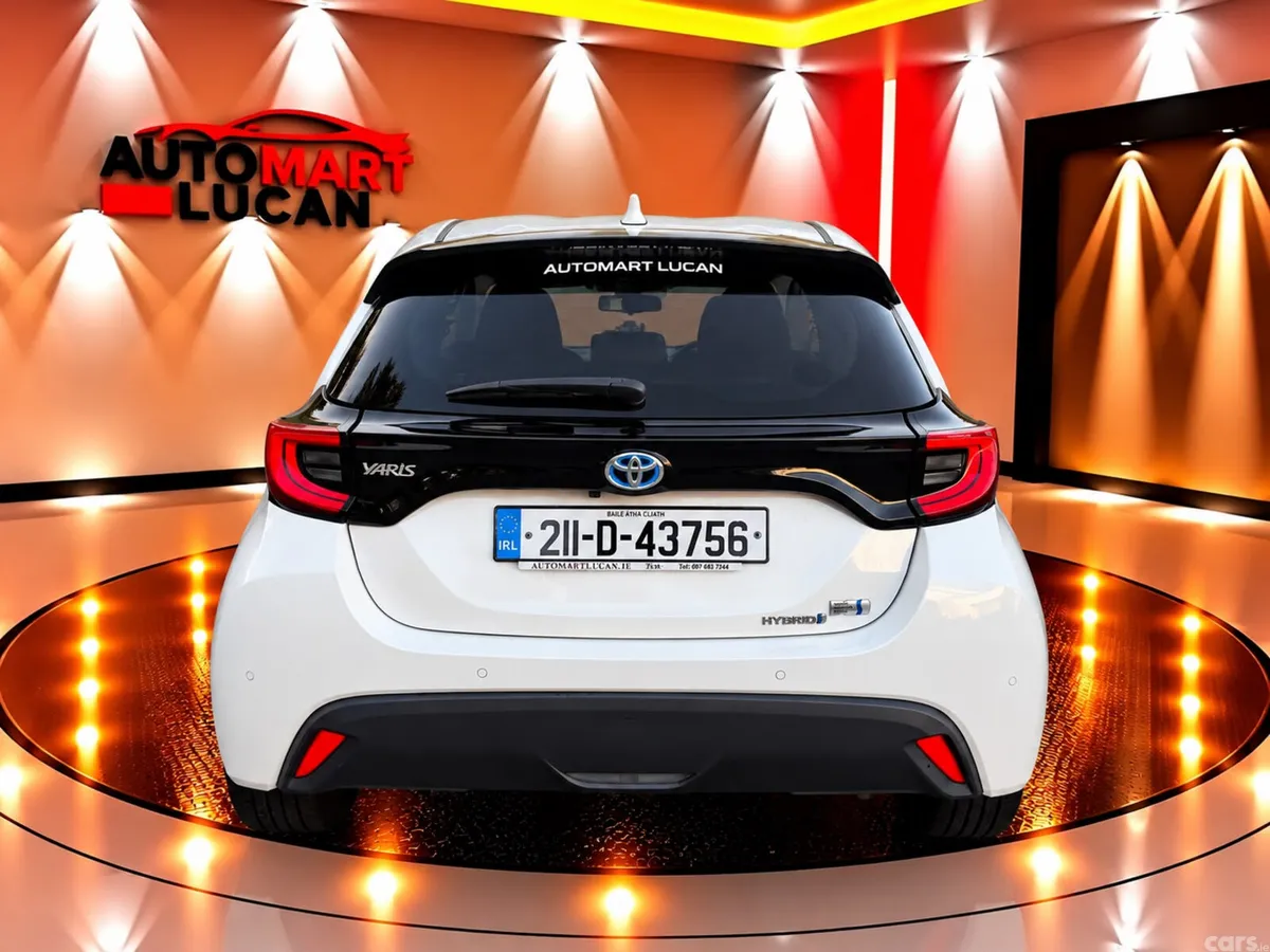 Toyota Yaris Hatchback, Petrol Hybrid, 2021, White