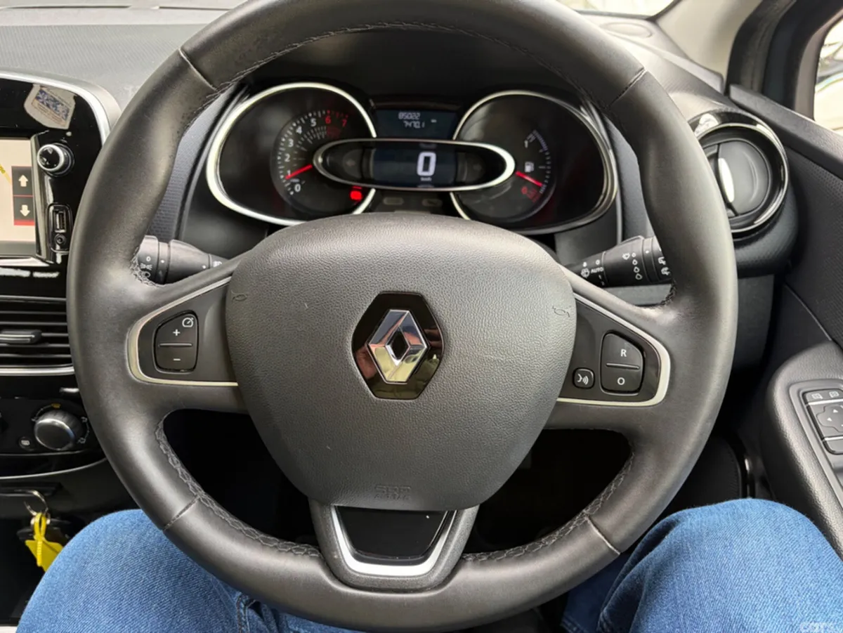 Renault Clio Hatchback, Petrol, 2019, Grey