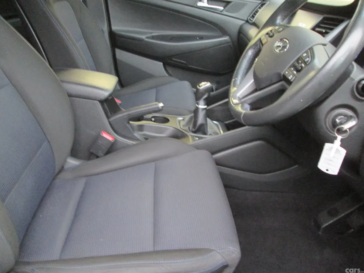 Hyundai Tucson SUV, Petrol, 2017, White