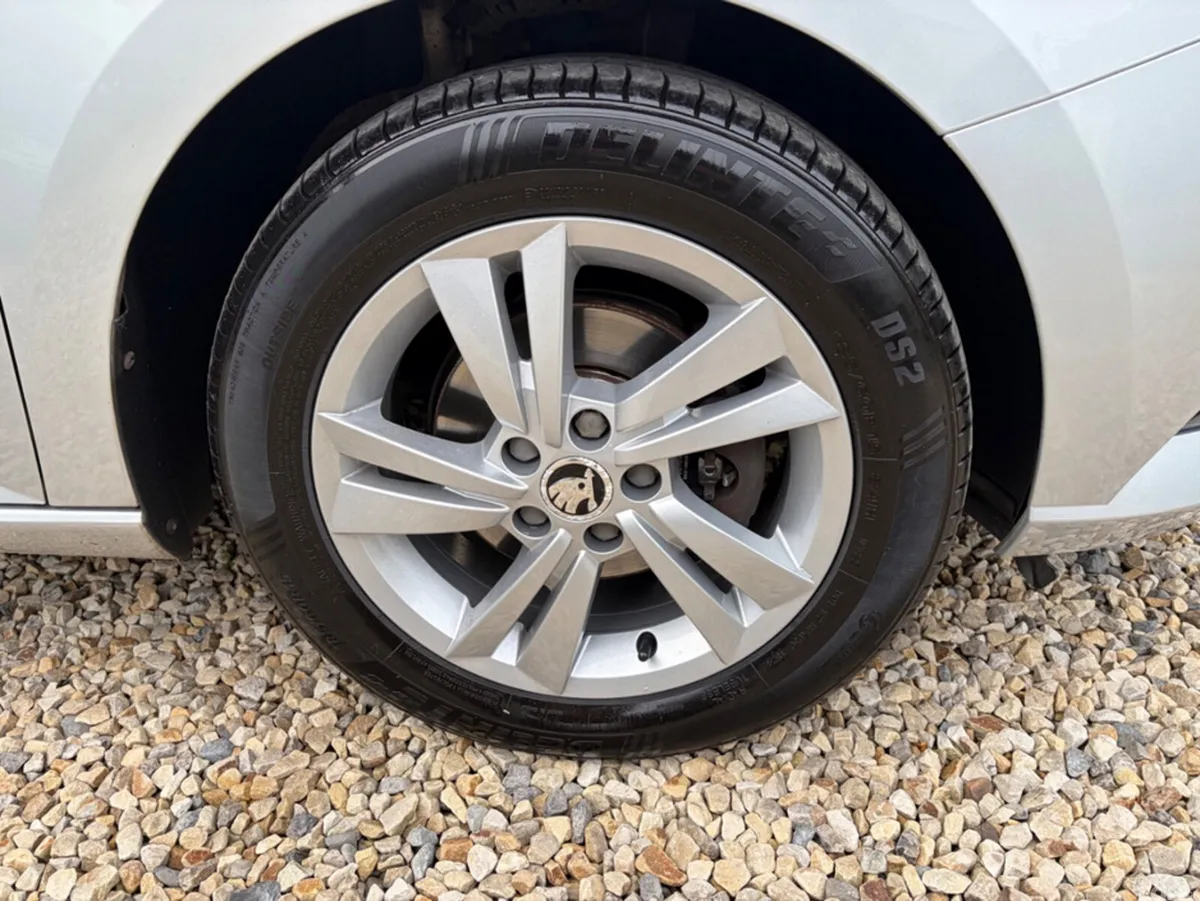 Skoda Fabia Hatchback, Petrol, 2019, Grey