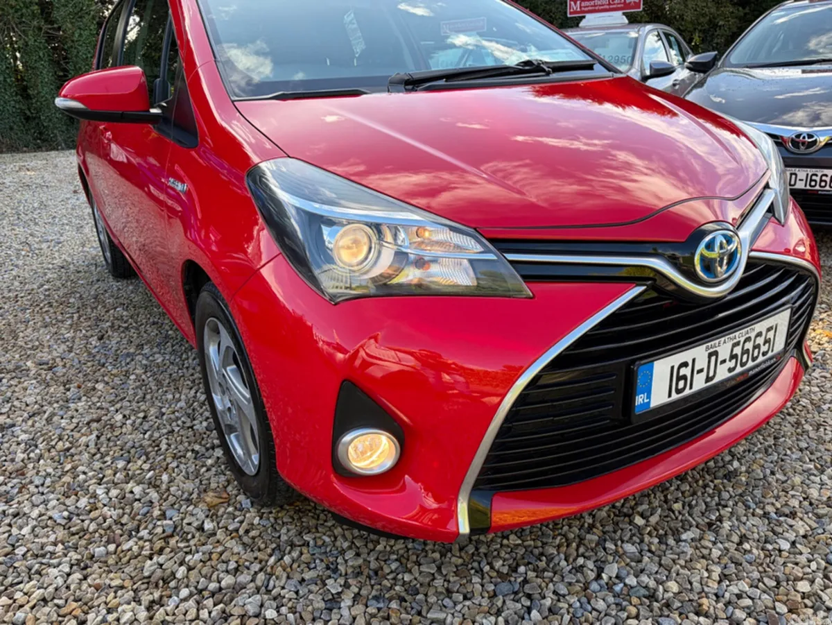 Toyota Yaris Hatchback, Petrol Hybrid, 2016, Red
