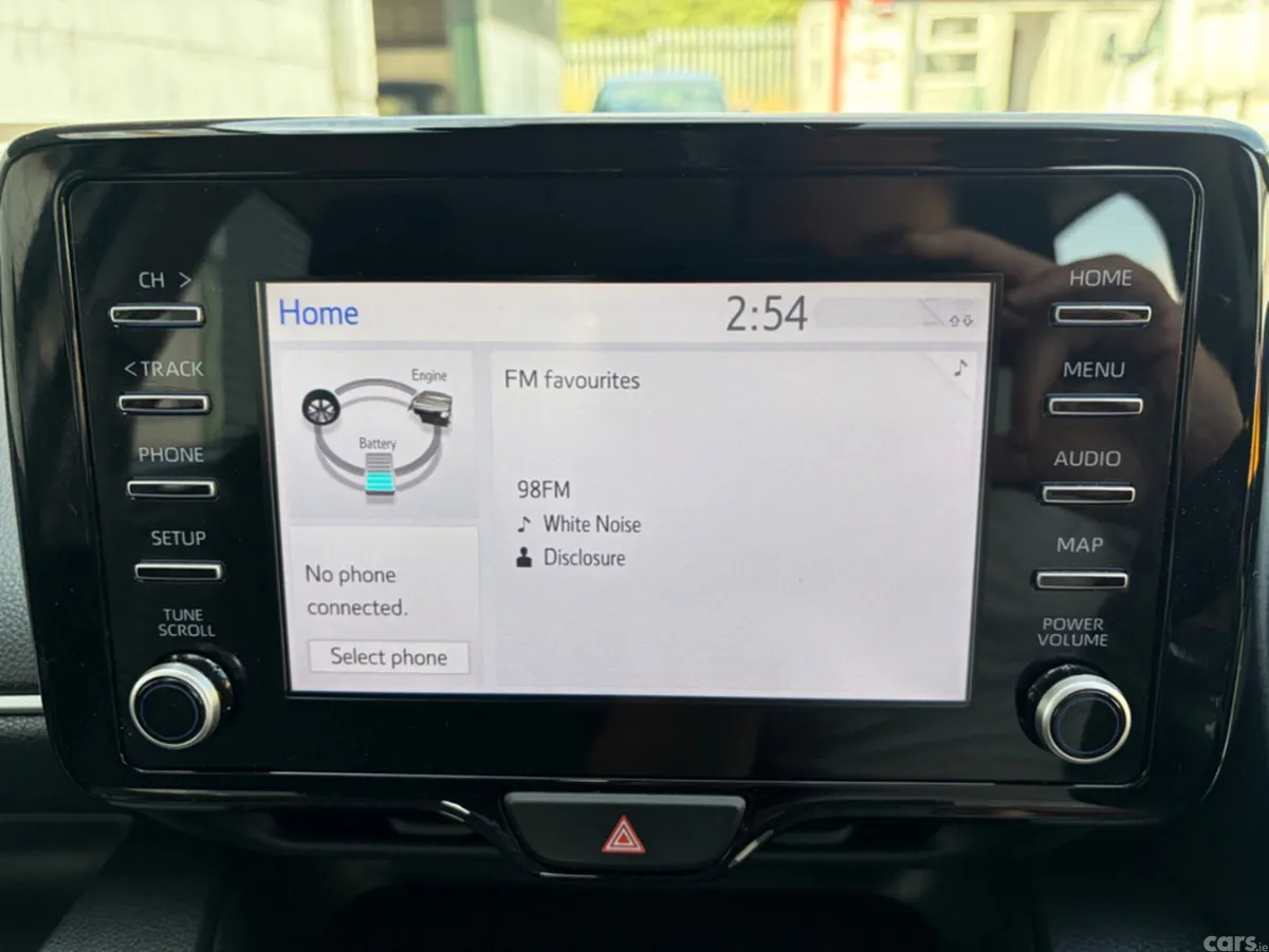 Toyota Yaris Hatchback, Petrol Hybrid, 2023, White