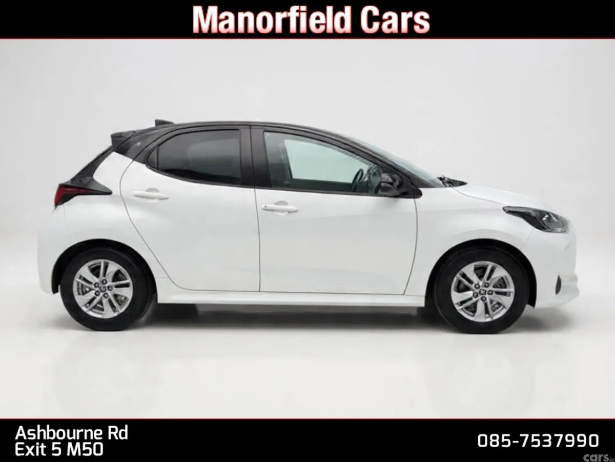 Toyota Yaris Hatchback, Petrol Hybrid, 2023, White