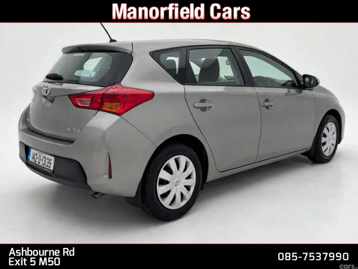 Toyota Auris Hatchback, Petrol, 2014, Grey