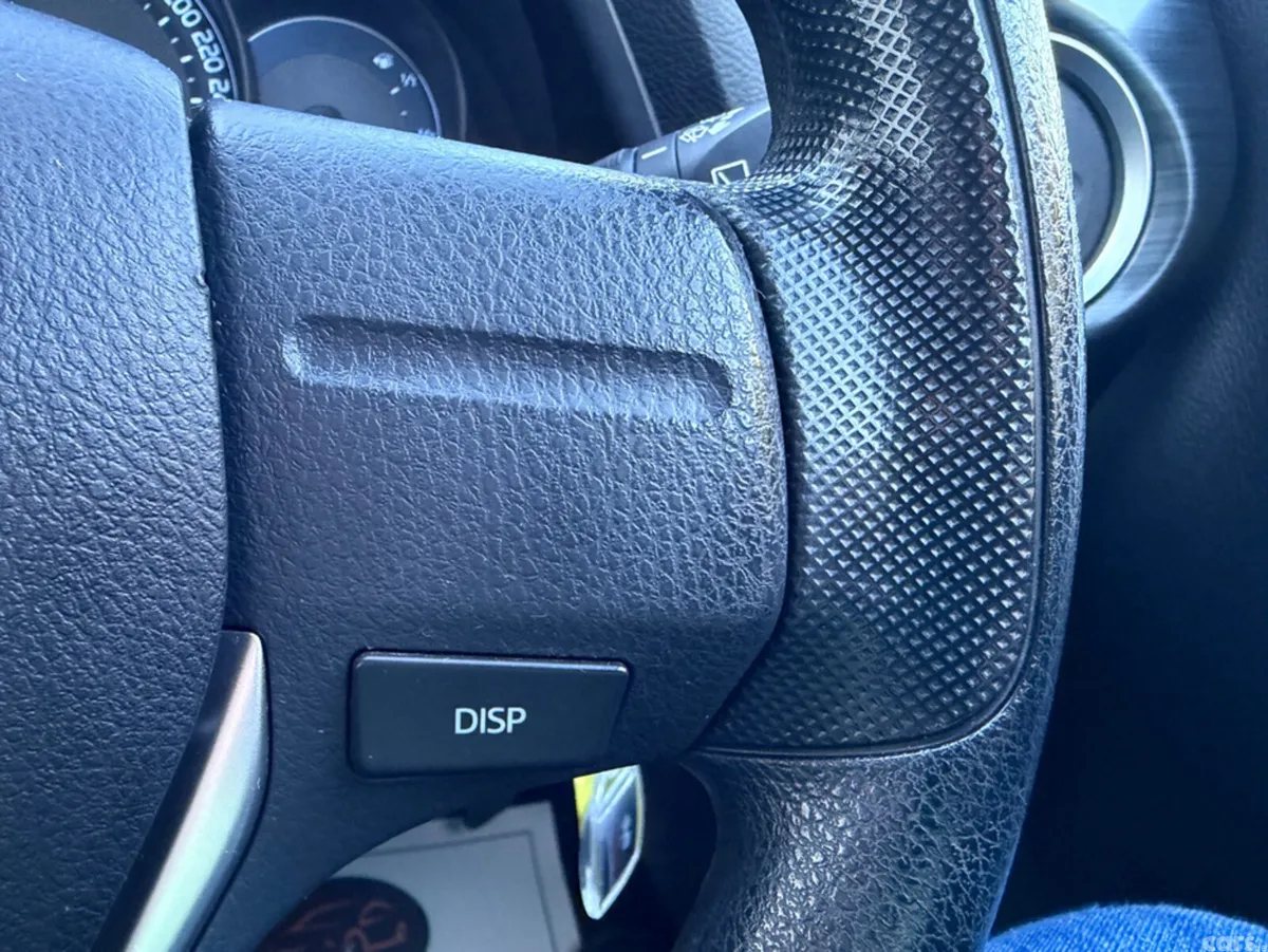 Toyota Auris Hatchback, Petrol, 2014, Grey
