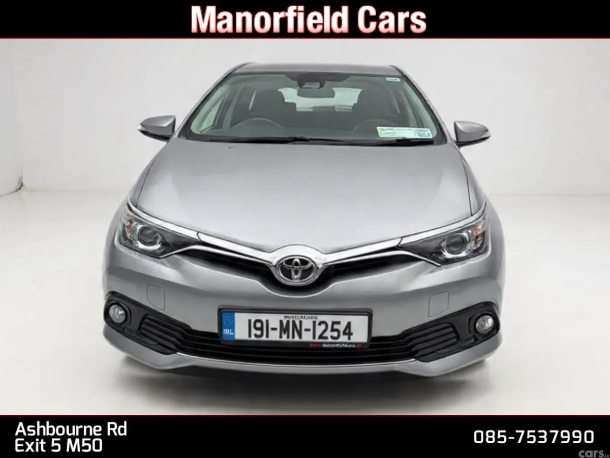 Toyota Auris Hatchback, Petrol, 2019, Grey