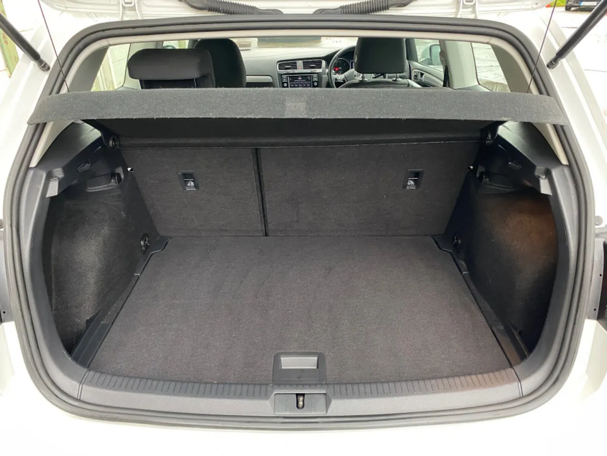Volkswagen Golf Hatchback, Diesel, 2019, White