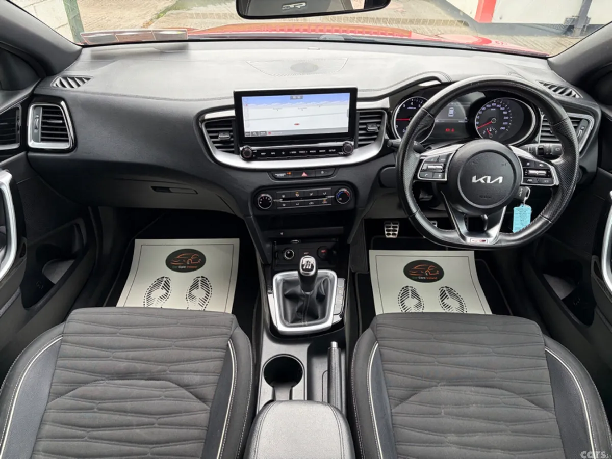 Kia Ceed Hatchback, Petrol, 2022, Red