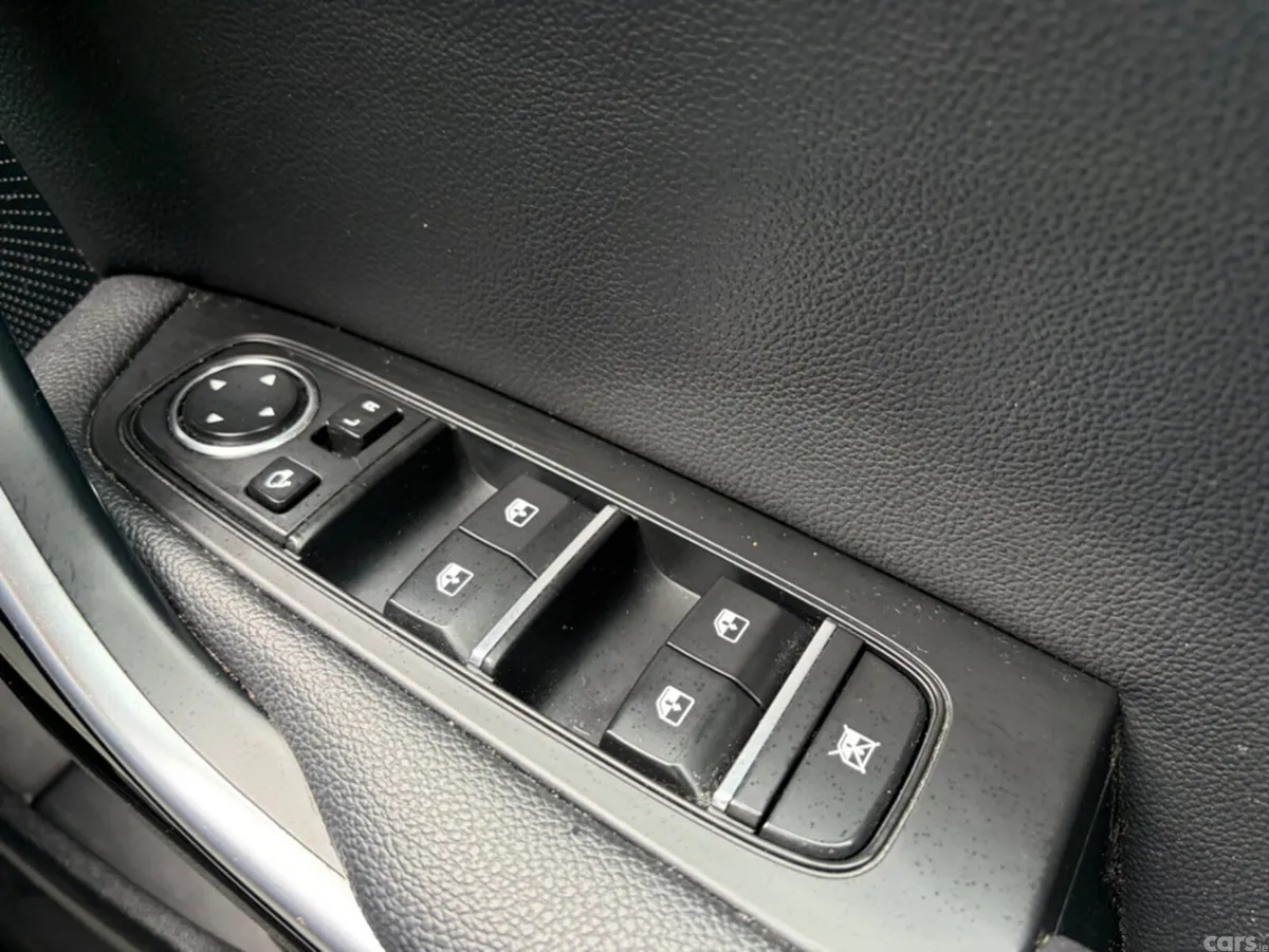 Kia Ceed Hatchback, Petrol, 2022, Red