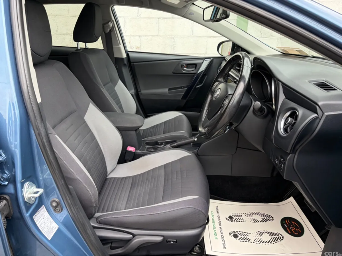 Toyota Auris Estate, Petrol Hybrid, 2016, Blue