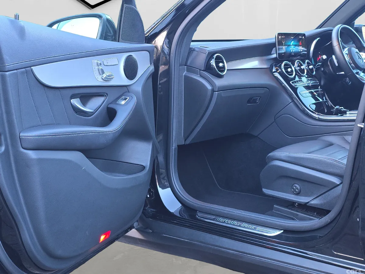 Mercedes-Benz GLC SUV, Diesel Plug-in Hybrid, 2022, Black