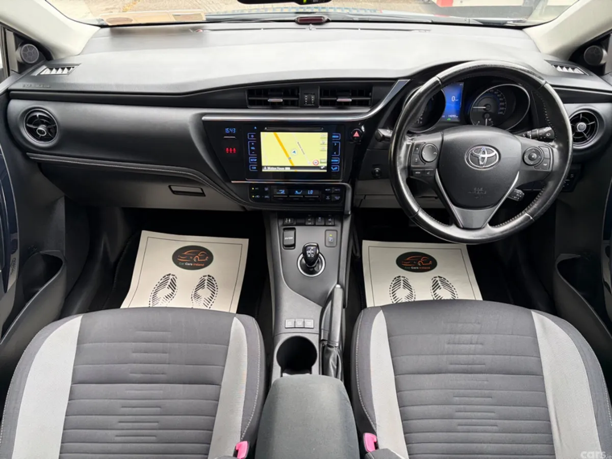 Toyota Auris Estate, Petrol Hybrid, 2016, Blue