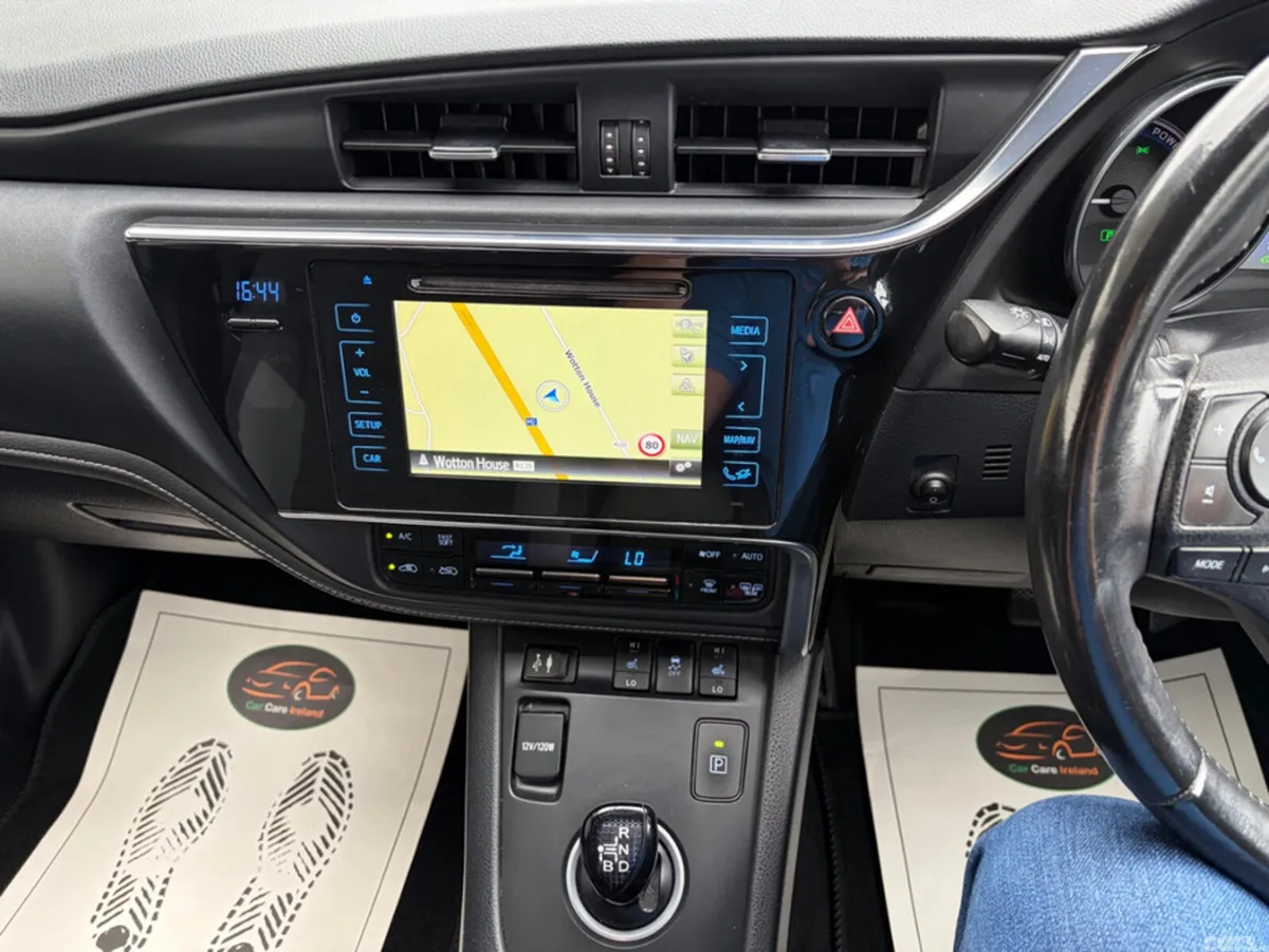 Toyota Auris Estate, Petrol Hybrid, 2016, Blue