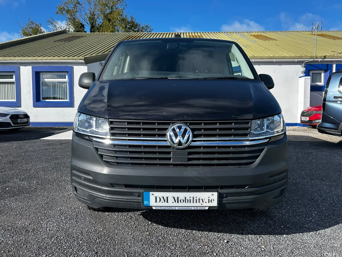 Volkswagen Transporter MPV, Diesel, 2021, Black