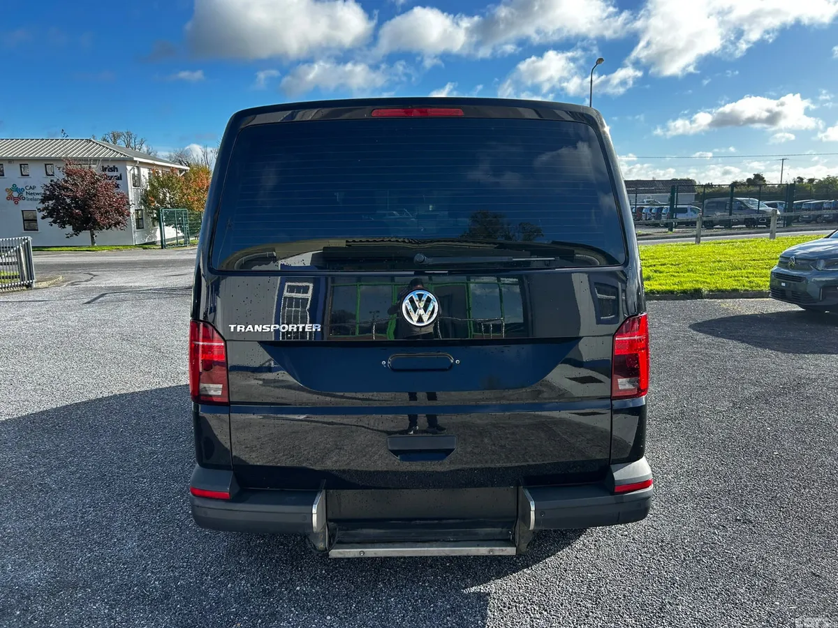 Volkswagen Transporter MPV, Diesel, 2021, Black