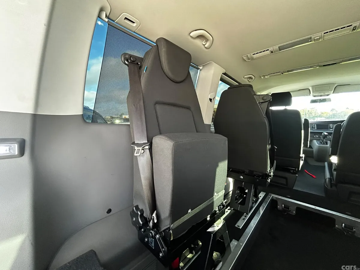 Volkswagen Transporter MPV, Diesel, 2021, Black