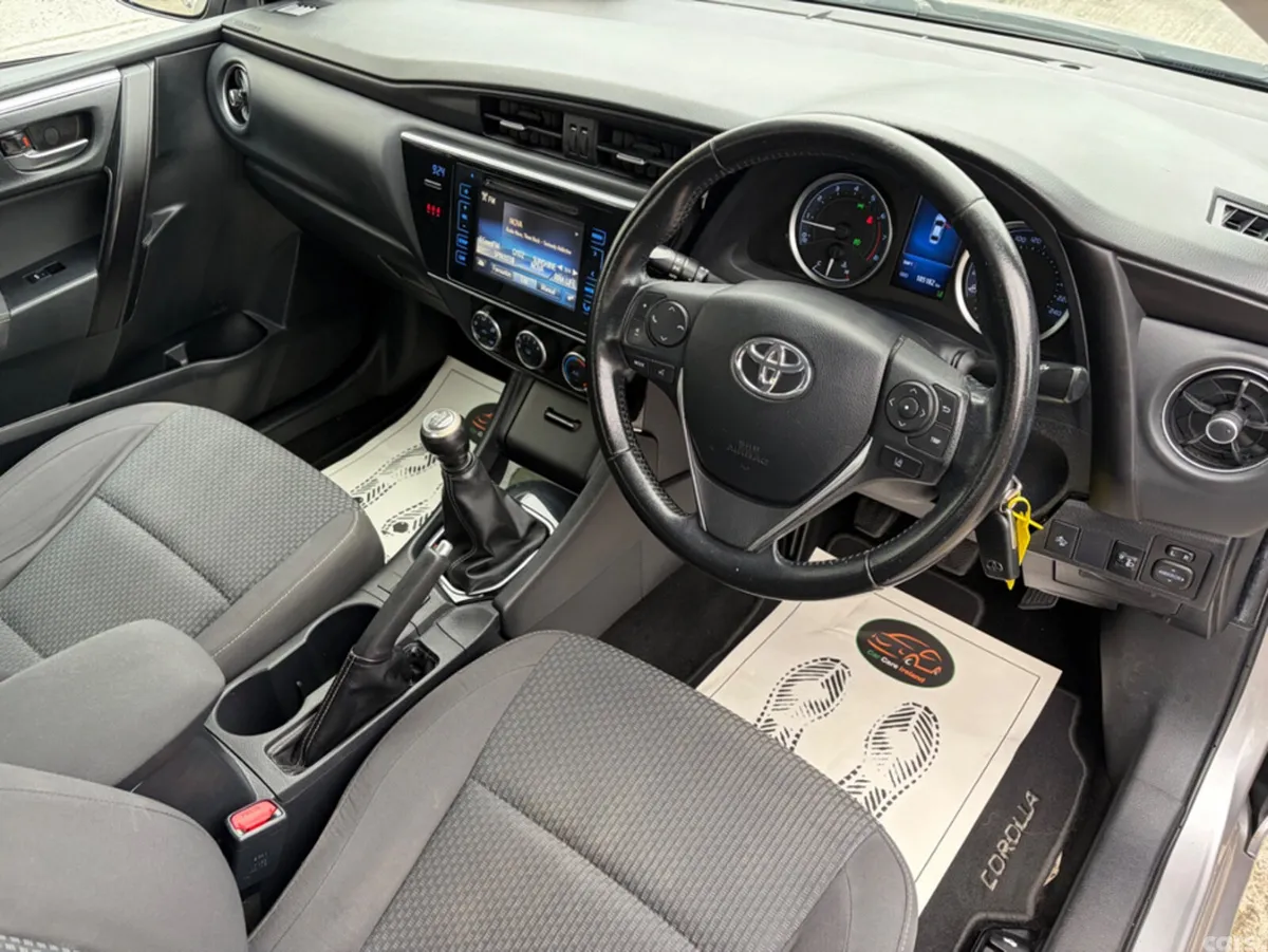 Toyota Corolla Saloon, Petrol, 2018, Grey