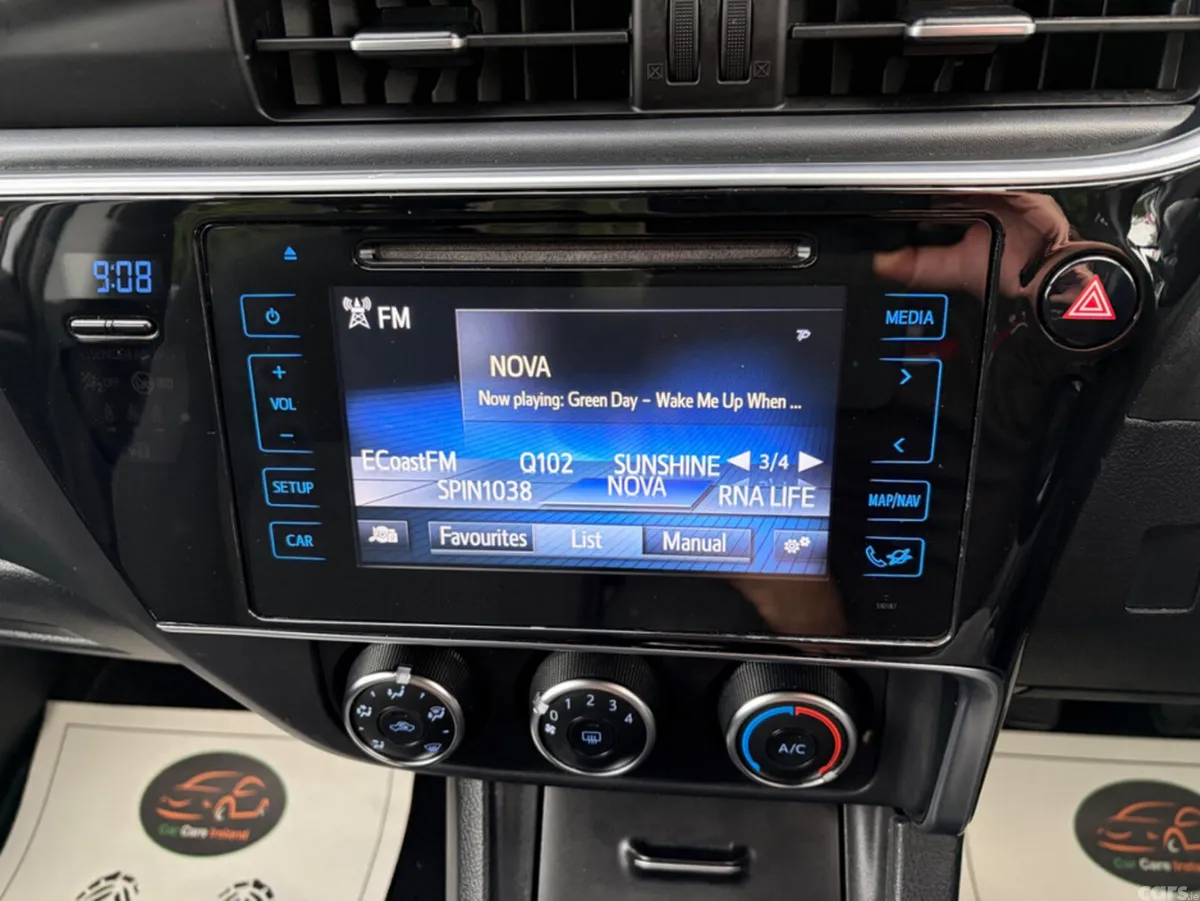 Toyota Corolla Saloon, Petrol, 2018, Grey