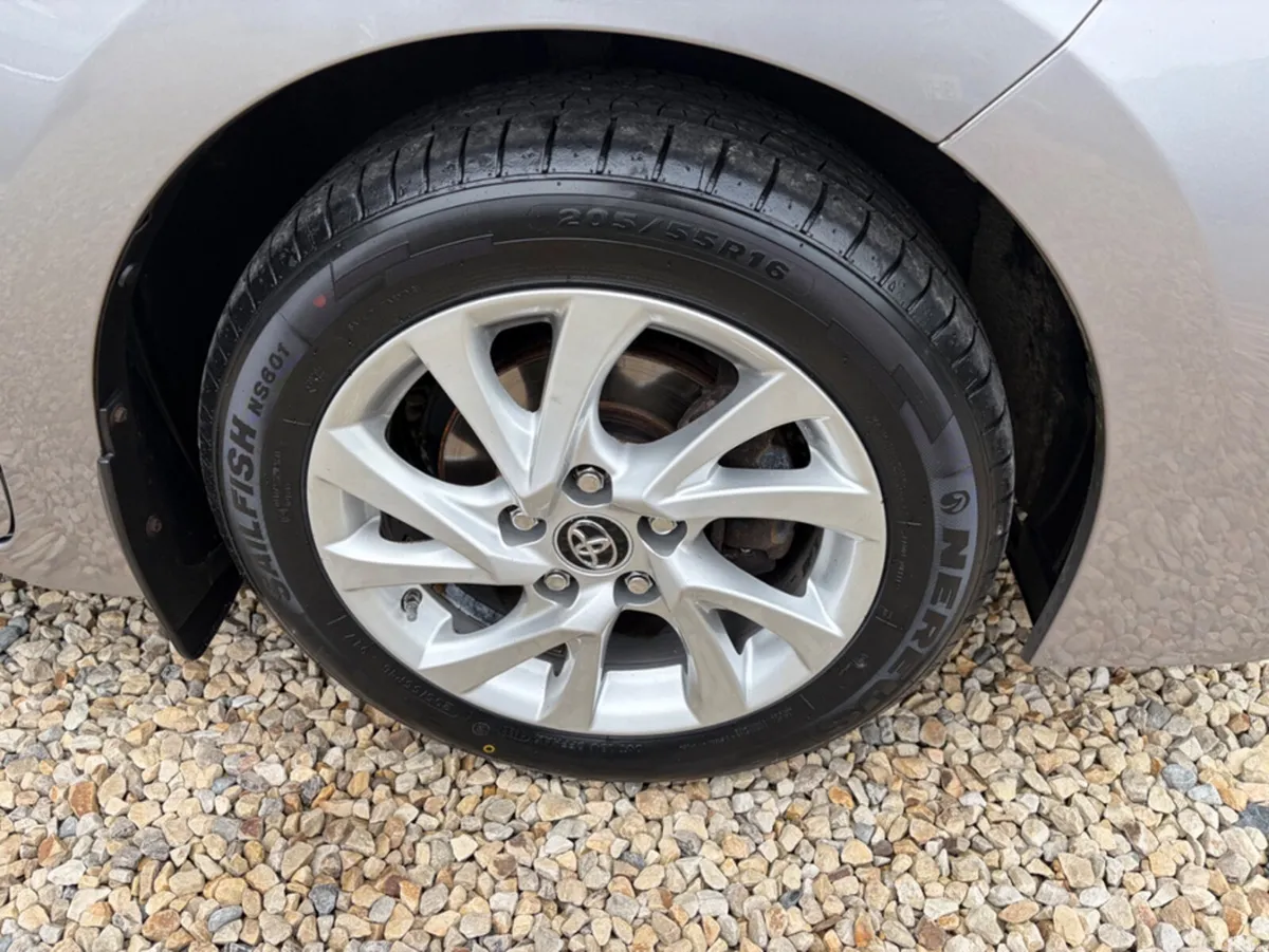 Toyota Corolla Saloon, Petrol, 2018, Grey