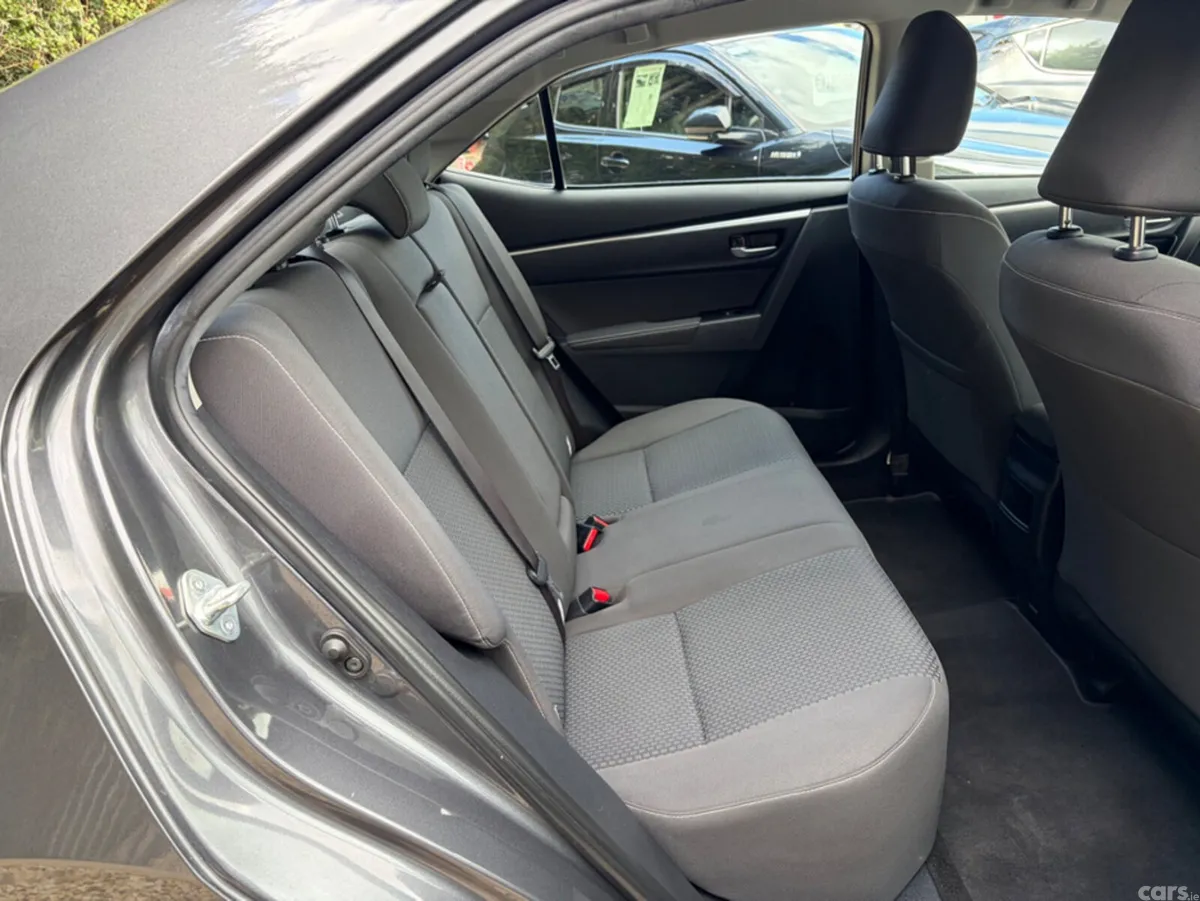Toyota Corolla Saloon, Petrol, 2018, Grey