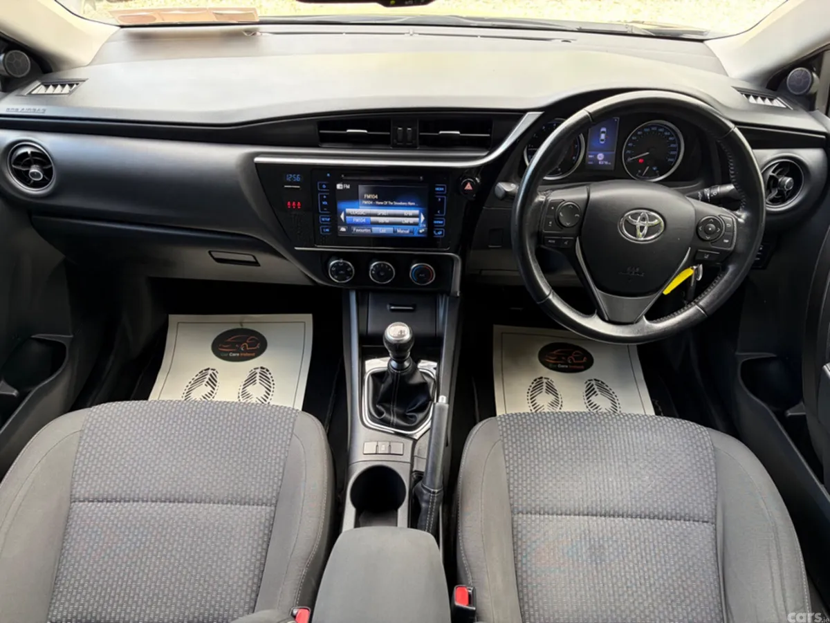 Toyota Corolla Saloon, Petrol, 2018, Grey