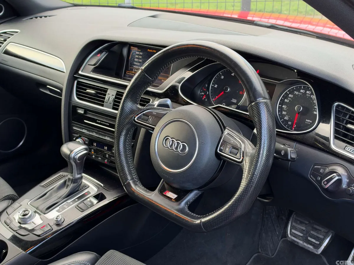 Audi A4 Saloon, Diesel, 2015, Red