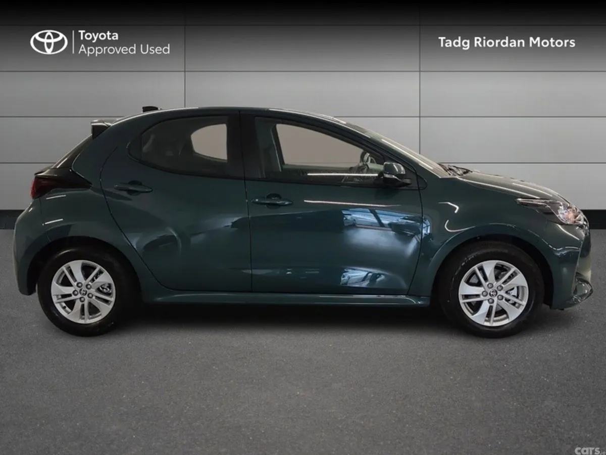 Toyota Yaris Hatchback, Petrol Hybrid, 2026, Green