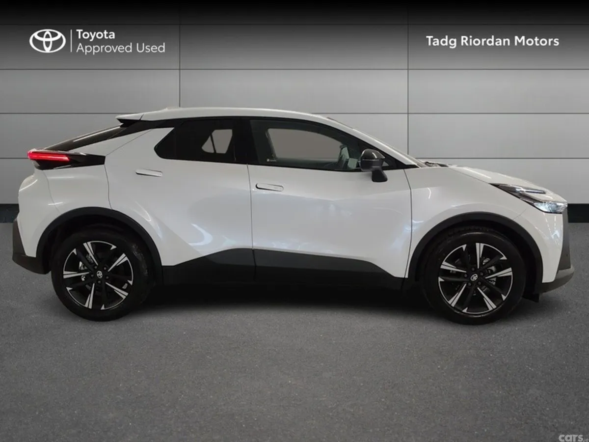 Toyota C-HR SUV, Petrol Hybrid, 2026, White