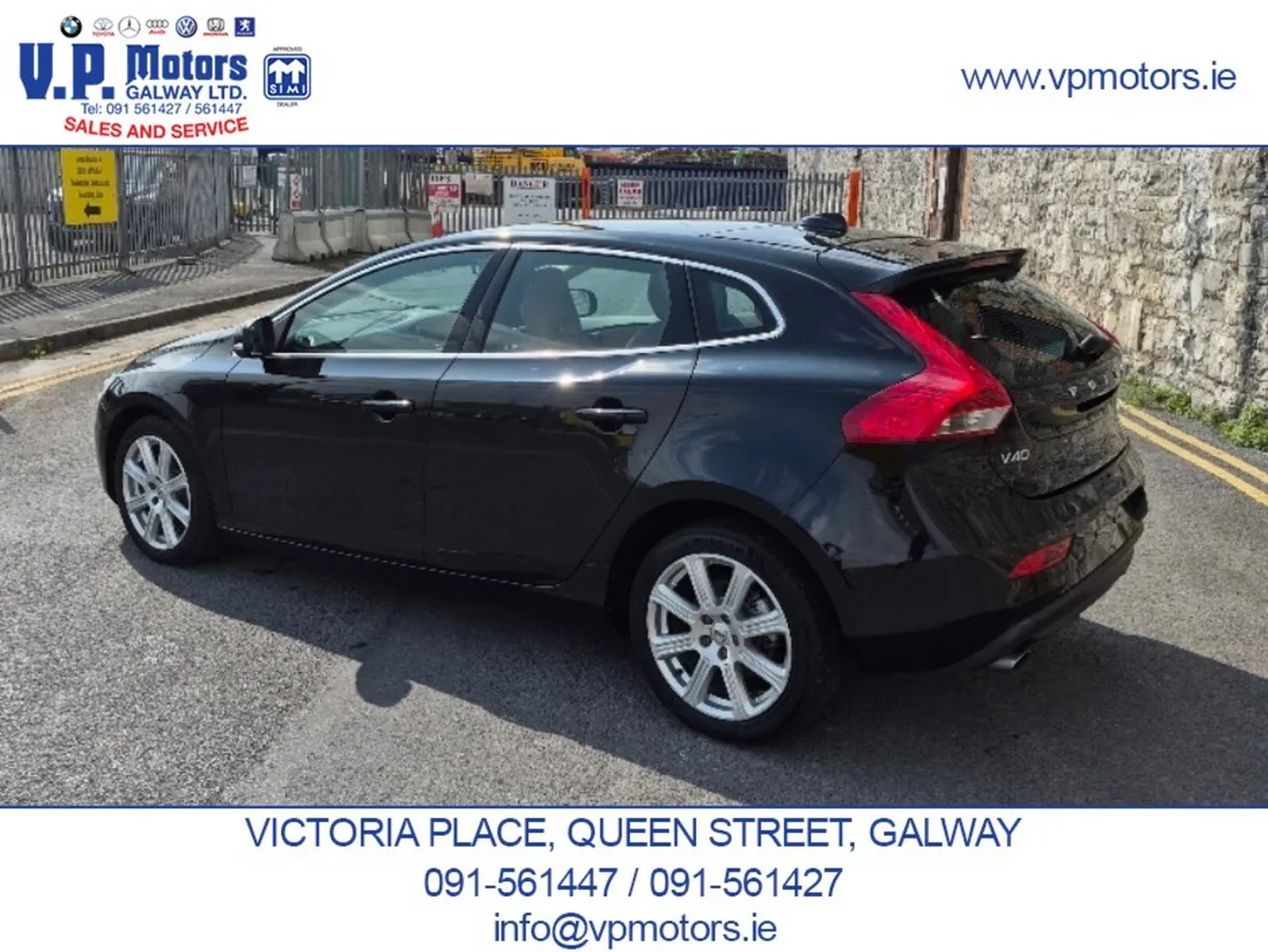 Volvo V40 Hatchback, Petrol, 2020, Black