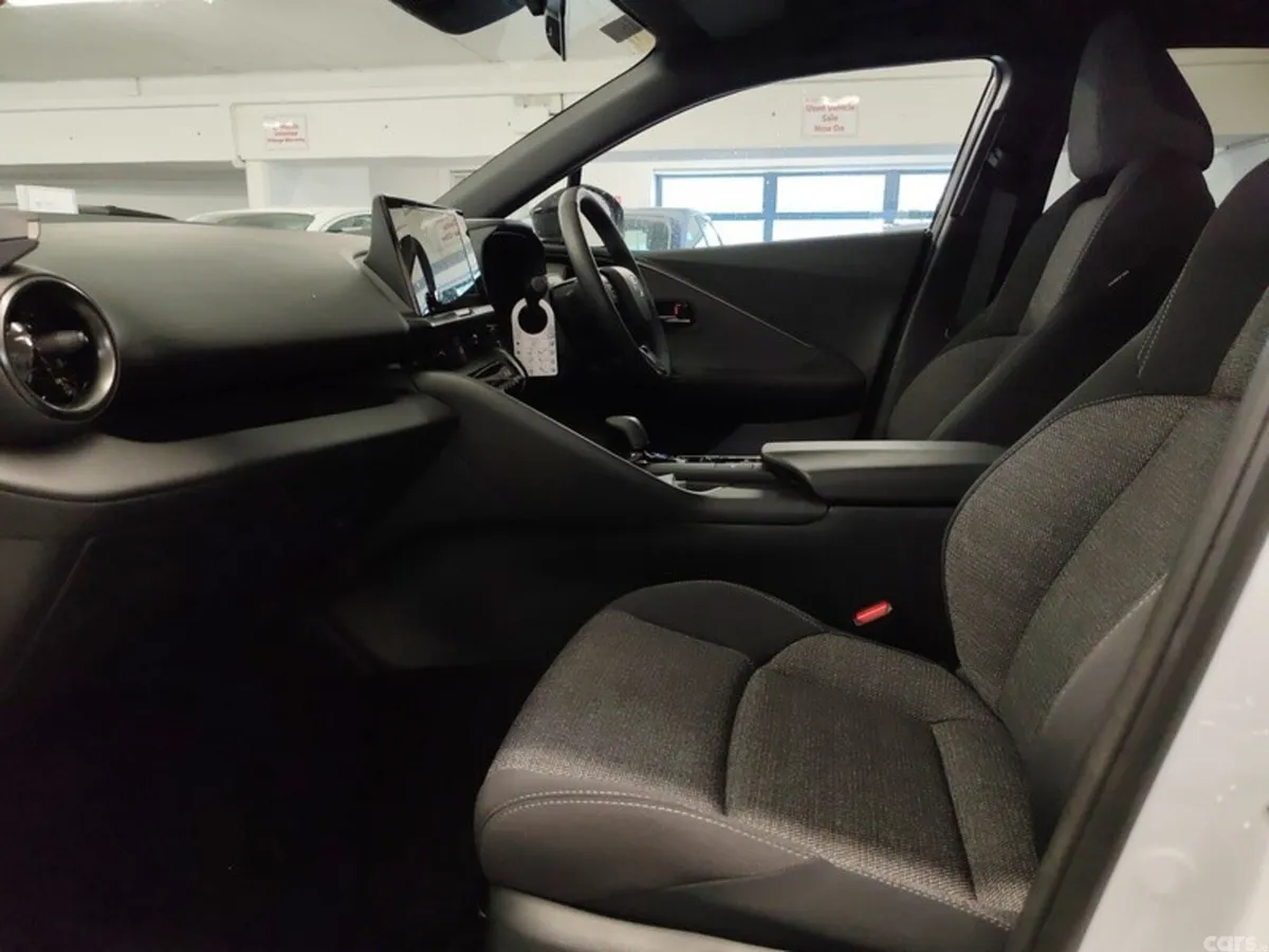 Toyota C-HR SUV, Petrol Hybrid, 2026, White