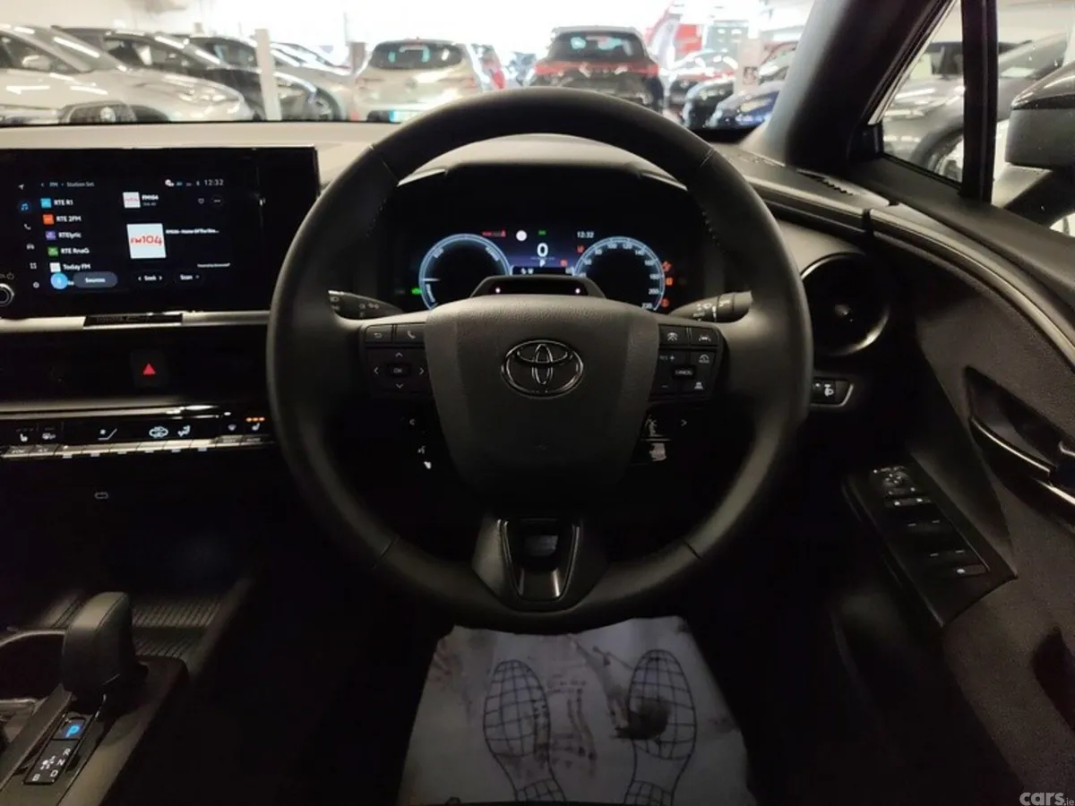 Toyota C-HR SUV, Petrol Hybrid, 2026, Blue