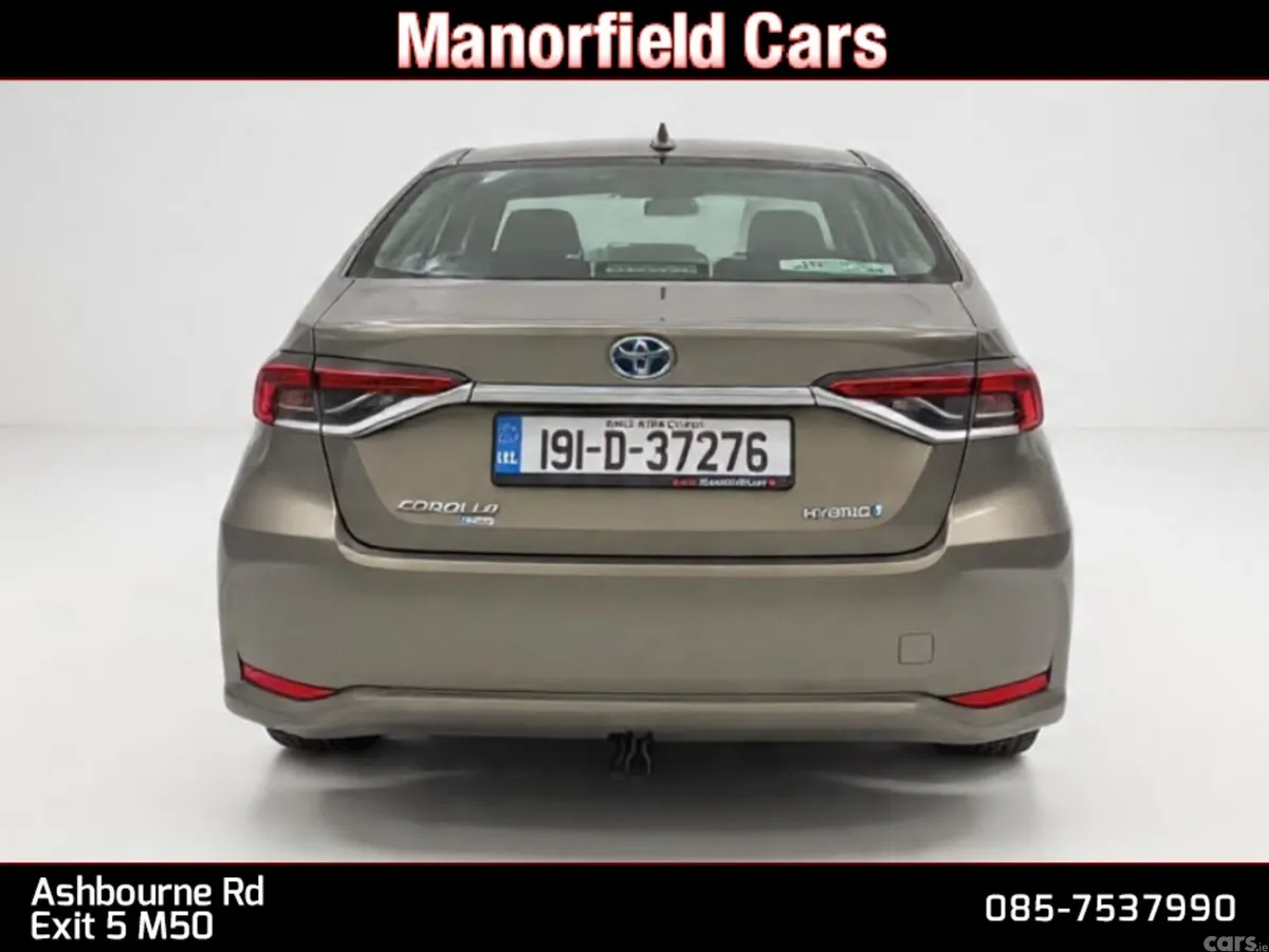 Toyota Corolla Saloon, Petrol Hybrid, 2019, Green