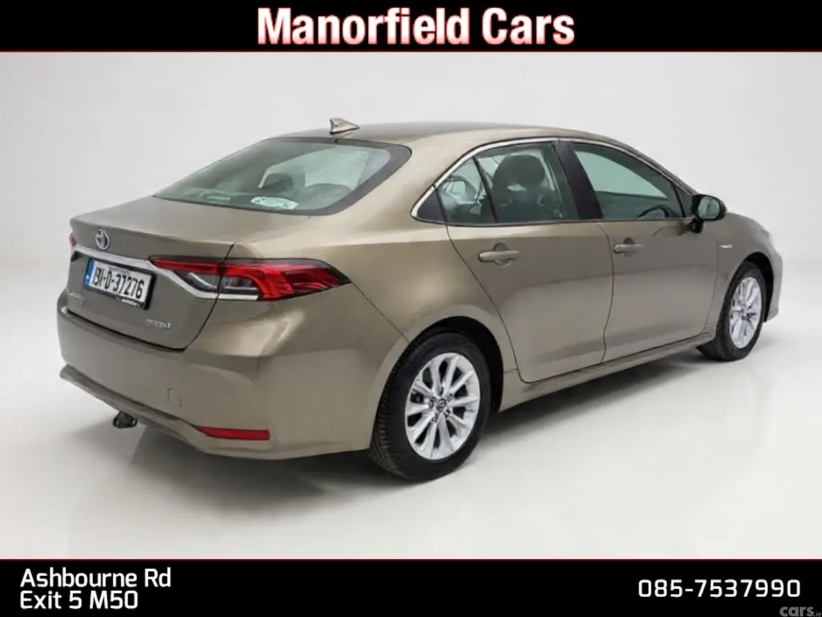 Toyota Corolla Saloon, Petrol Hybrid, 2019, Green