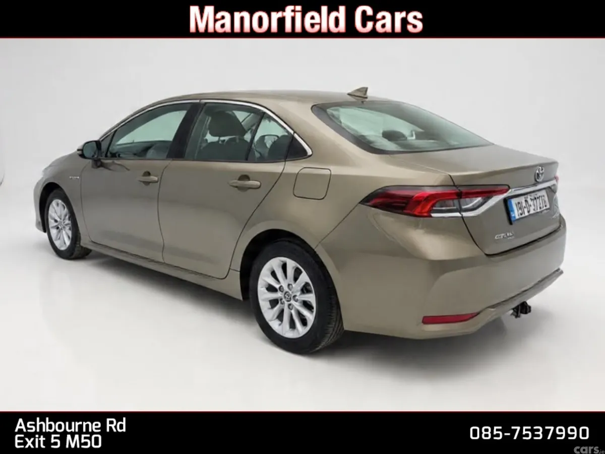 Toyota Corolla Saloon, Petrol Hybrid, 2019, Green