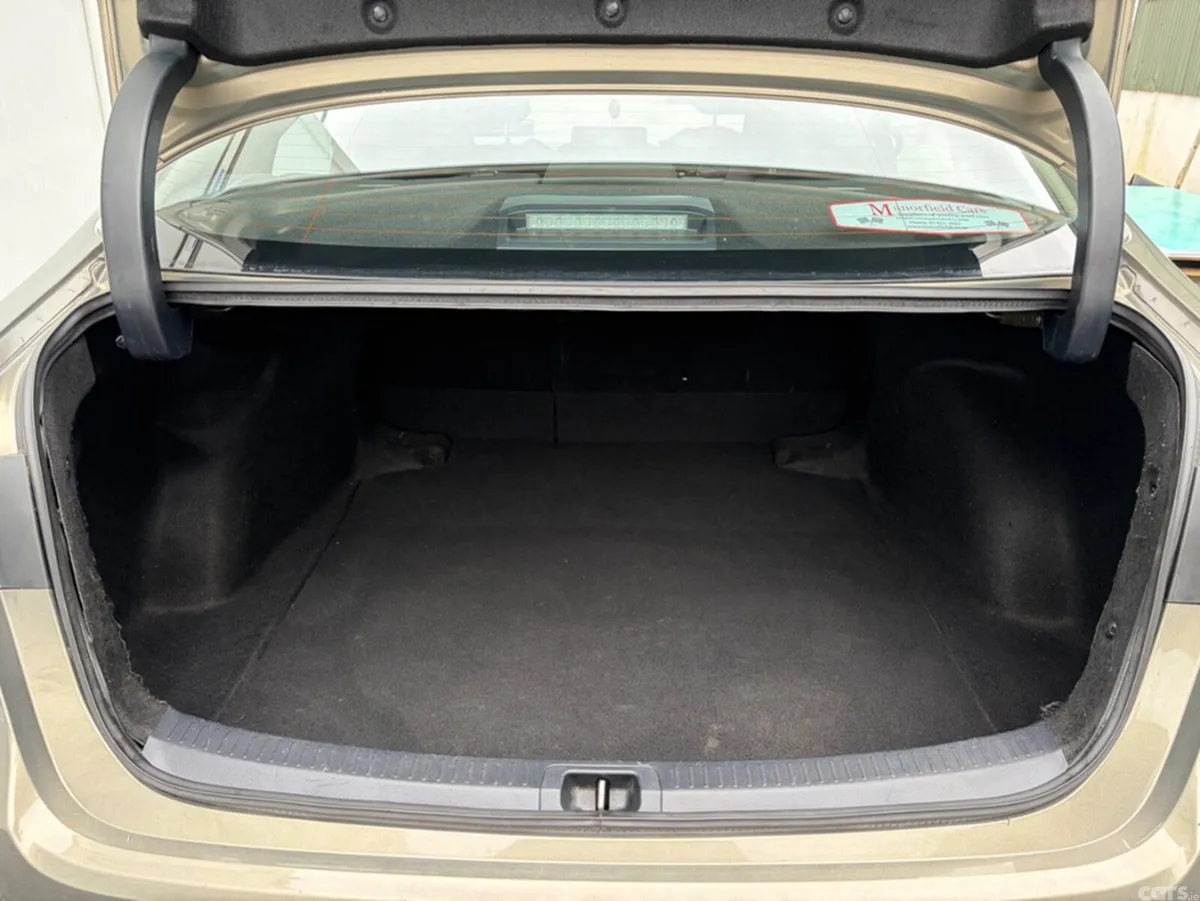 Toyota Corolla Saloon, Petrol Hybrid, 2019, Green