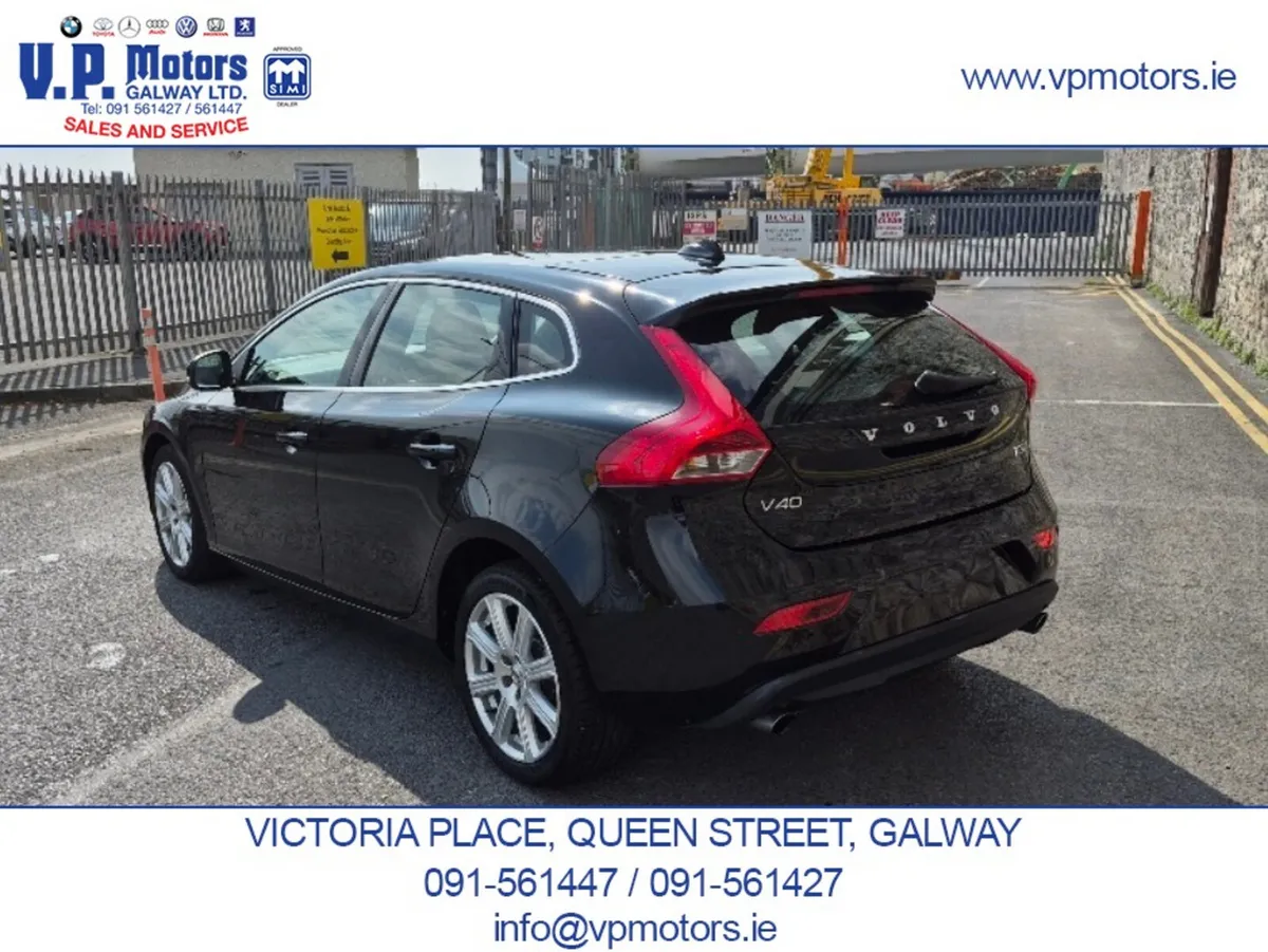 Volvo V40 Hatchback, Petrol, 2020, Black