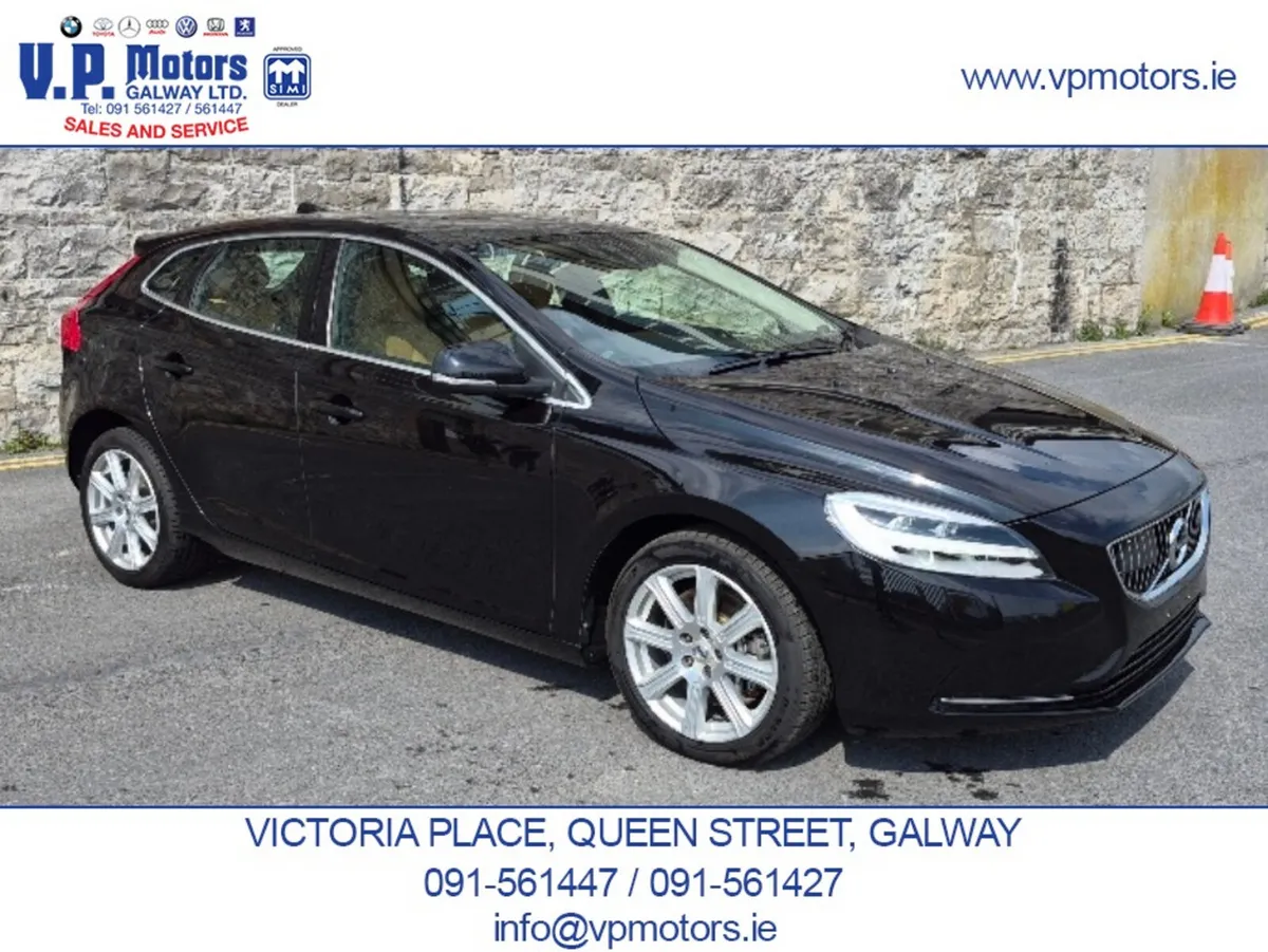 Volvo V40 Hatchback, Petrol, 2020, Black