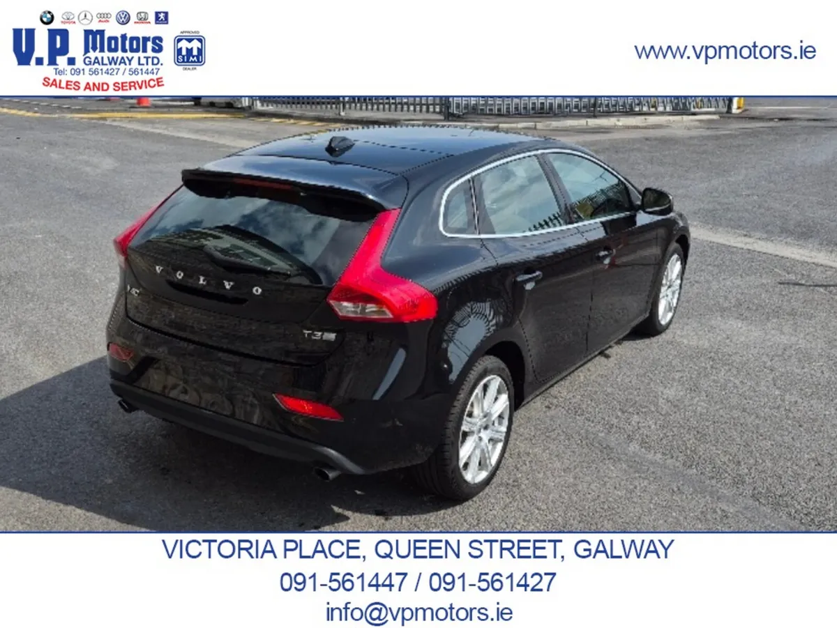Volvo V40 Hatchback, Petrol, 2020, Black