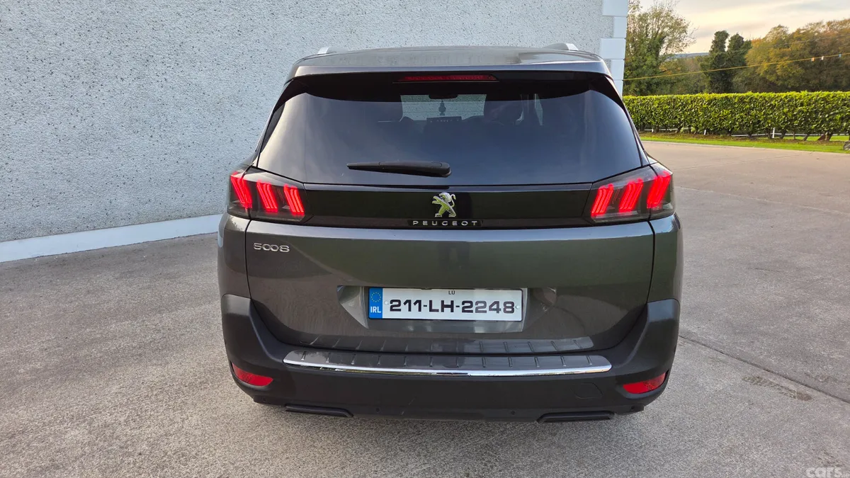Peugeot 5008 MPV, Diesel, 2021, Grey