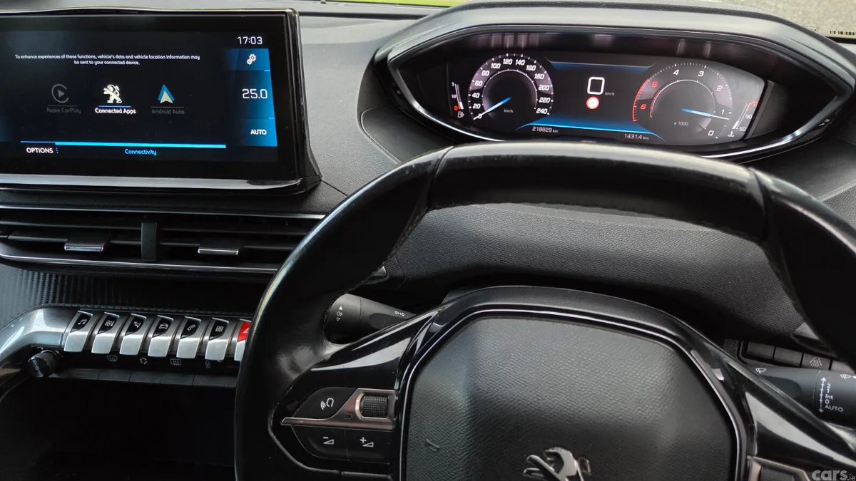 Peugeot 5008 MPV, Diesel, 2021, Grey